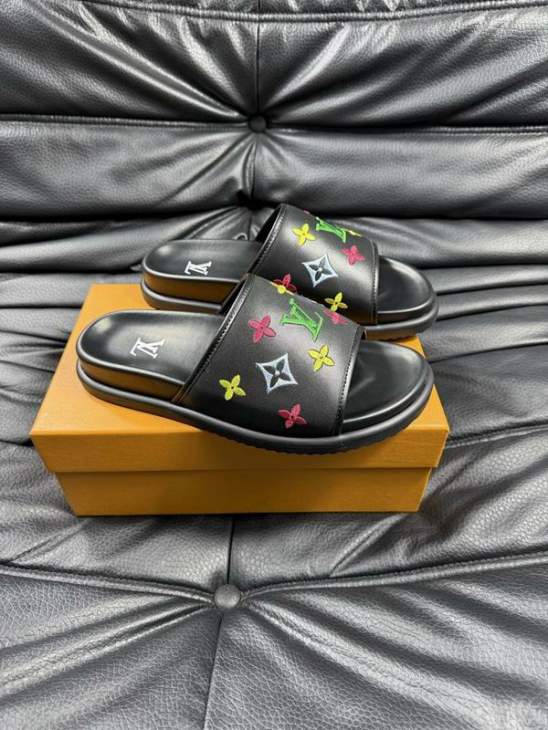 Picture of Louis Vuitton Slippers _SKULVsz38-45jyq0114727
